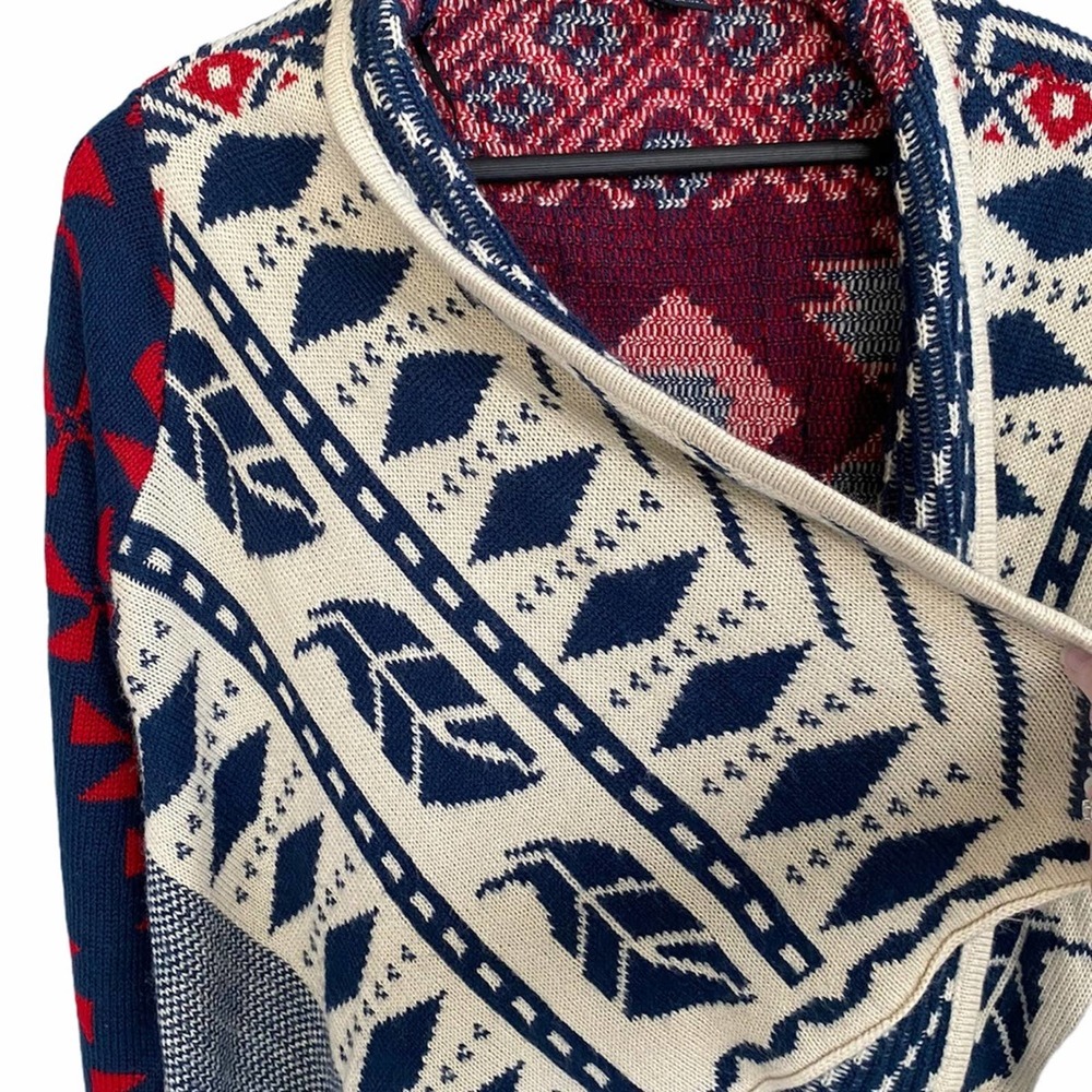 ⭐️ SOLD ⭐️ FOREVER 21 Aztec Boho Cardigan M - Picture 4 of 9